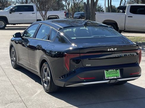 Used 2025 Kia K4 LXS image 23