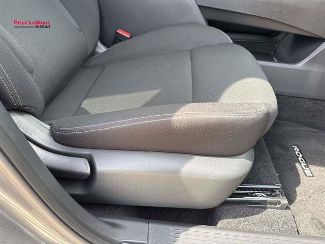 Used 2026 Nissan Rogue S FWD image 12