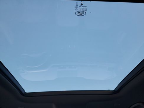 Used 2023 Land Rover Defender 130 X-Dynamic SE image 14