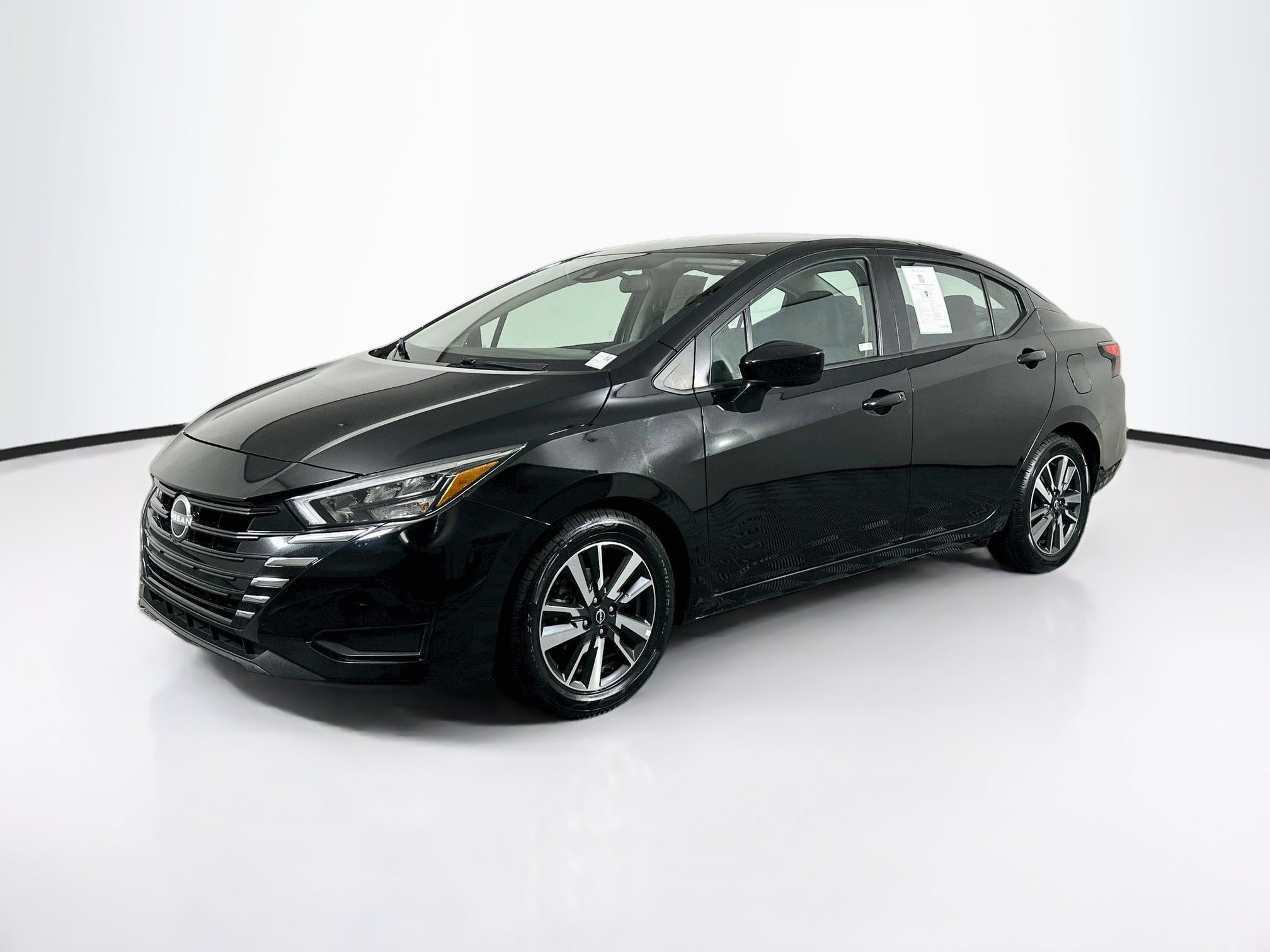Used 2025 Nissan Versa SV FWD image 3