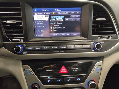 Used 2018 Hyundai Elantra SEL FWD image 25