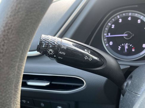 Used 2023 Hyundai Sonata SE w/ Preferred Accessory Package FWD image 18