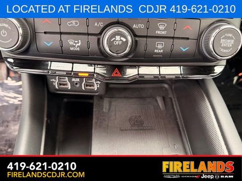 Used 2023 Dodge Durango R/T w/ Blacktop Package AWD/4WD image 26