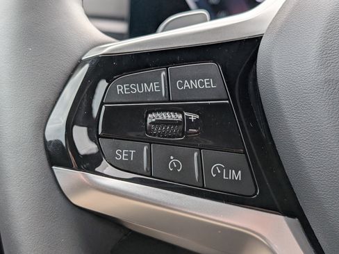 Used 2025 BMW 330i Sedan w/ M Sport Package image 15