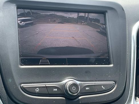 Used 2022 Chevrolet Equinox LS FWD image 17