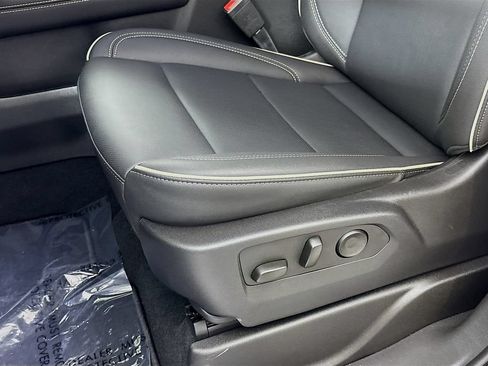 Used 2025 GMC Yukon Elevation AWD/4WD image 21