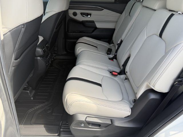 New 2026 Honda Pilot Touring image 18