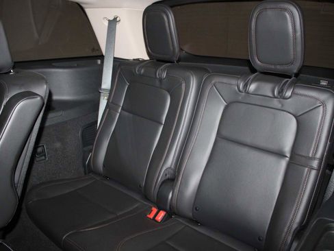 Used 2024 Lincoln Aviator Reserve w/ Equipment Group 201A image 15