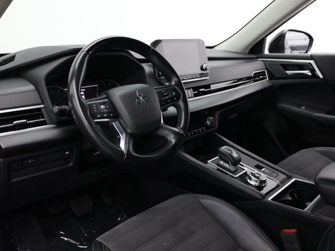 Used 2022 Mitsubishi Outlander SE FWD image 12