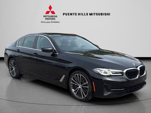 Used 2023 BMW 530i w/ Convenience Package image 3