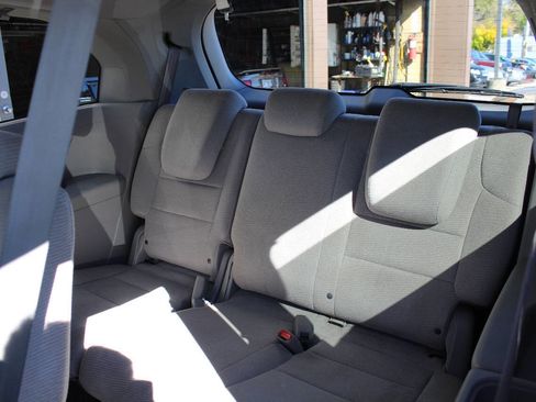 Used 2011 Honda Odyssey EX image 12