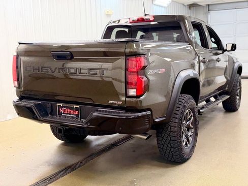 Used 2024 Chevrolet Colorado ZR2 w/ Safety Package AWD/4WD image 6