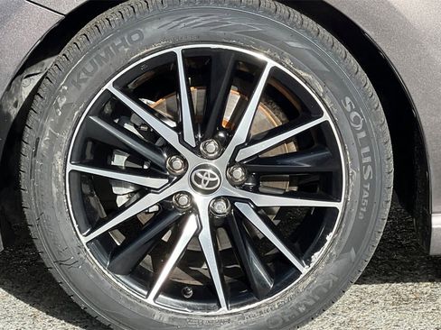 Used 2021 Toyota Camry SE w/ Convenience Package image 24