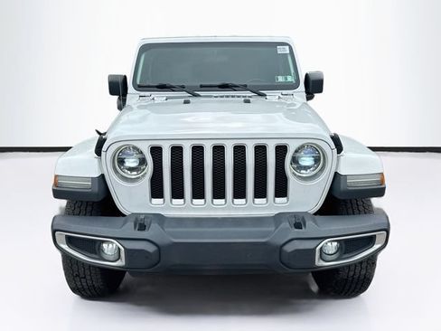 Used 2018 Jeep Wrangler Unlimited Sahara w/ Cold Weather Group AWD/4WD image 2