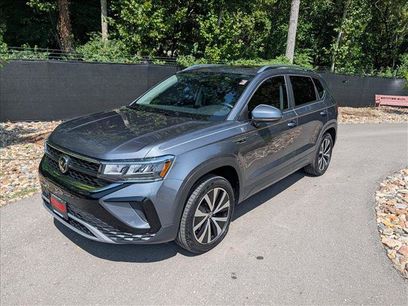 Certified 2023 Volkswagen Taos SE w/ Panoramic Sunroof Package