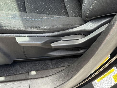 Used 2025 Chevrolet Equinox EV LT FWD image 32