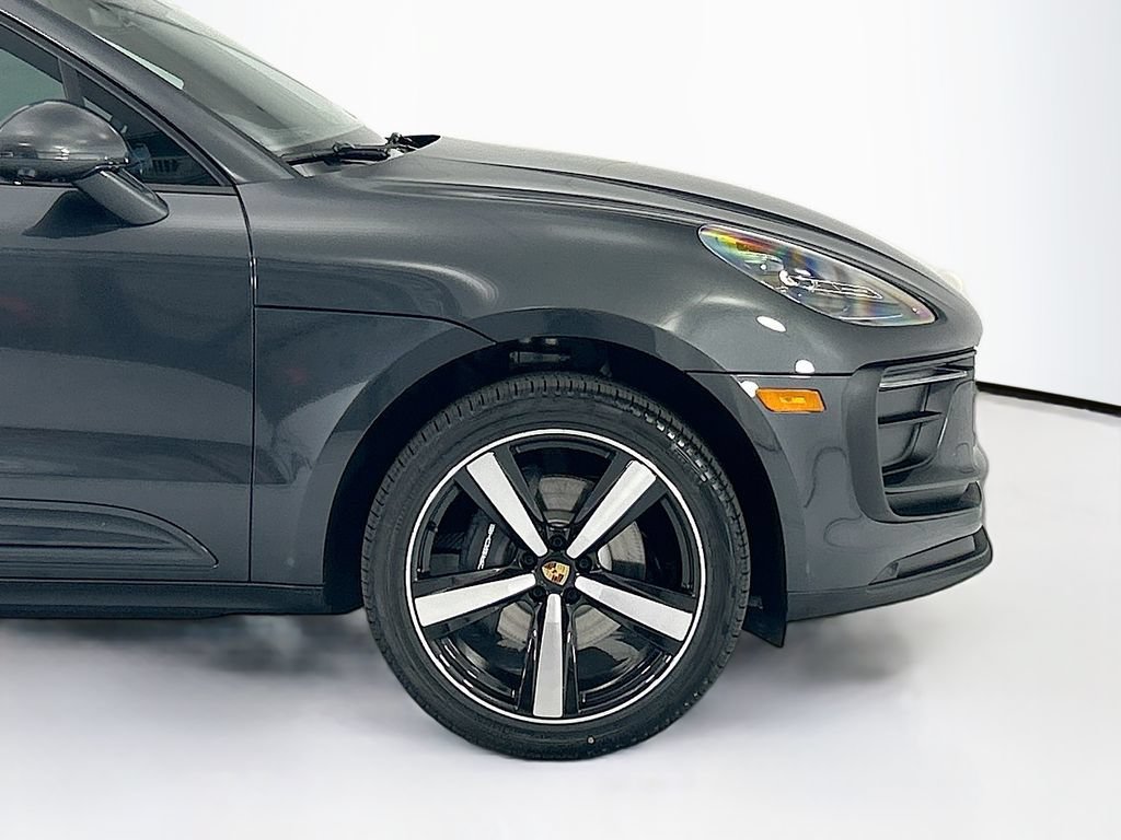 Used 2026 Porsche Macan AWD/4WD image 11
