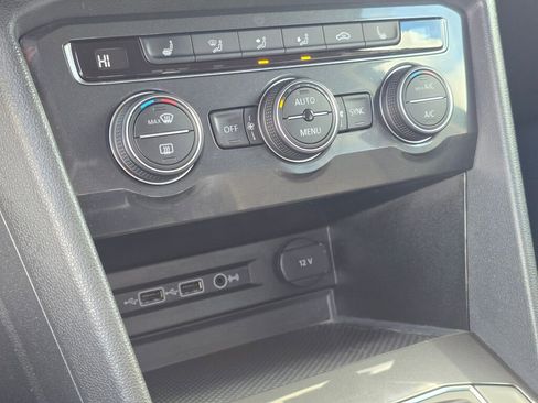 Used 2019 Volkswagen Tiguan SE w/ 3rd Row Seat Package image 16