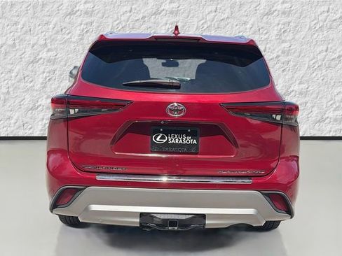 Used 2020 Toyota Highlander Platinum AWD/4WD image 4