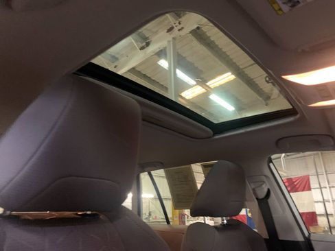 Used 2019 Toyota RAV4 XLE AWD/4WD image 19