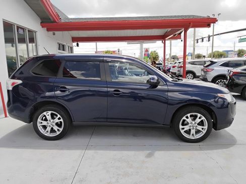 Used 2014 Mitsubishi Outlander SE image 5