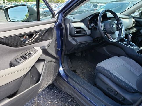 Used 2022 Subaru Outback Premium AWD/4WD image 4