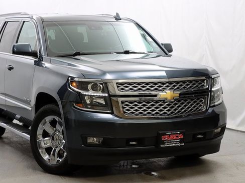 Used 2019 Chevrolet Tahoe LT w/ LT Signature Package image 2