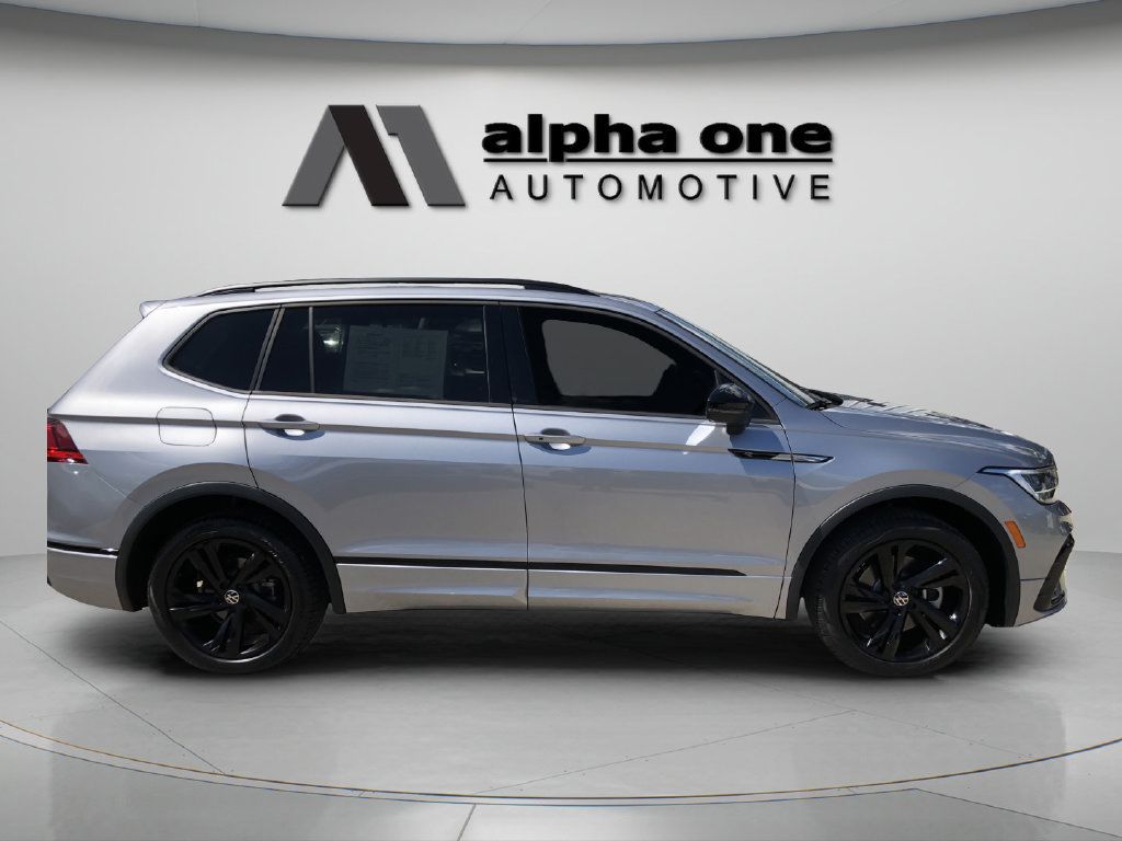 Used 2024 Volkswagen Tiguan SE R-Line FWD image 4