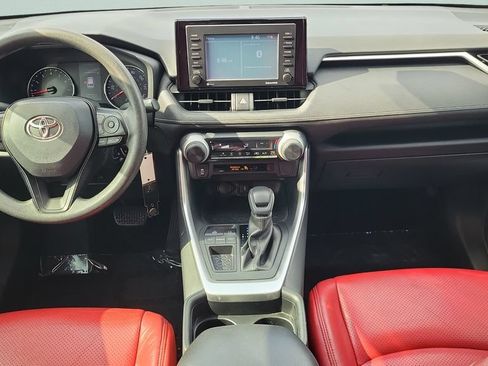 Used 2021 Toyota RAV4 LE FWD image 11