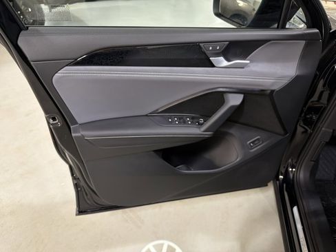 New 2026 Volkswagen Tiguan SE AWD/4WD image 18
