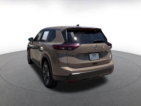 Used 2025 Nissan Rogue SV FWD image 14