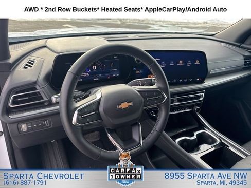 Used 2025 Chevrolet Traverse LT image 13