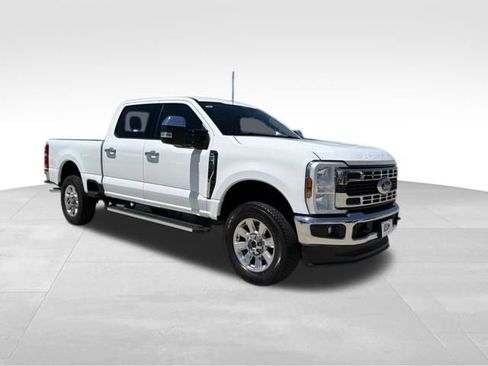 Used 2025 Ford F250 XLT w/ FX4 Off-Road Package AWD/4WD image 8