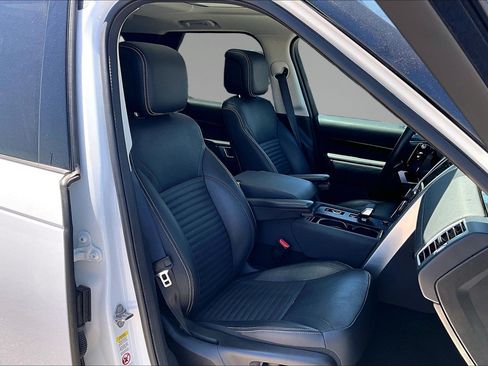 Used 2024 Land Rover Discovery S AWD/4WD image 29