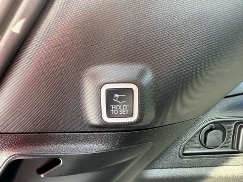 New 2025 Jeep Grand Cherokee Limited image 15