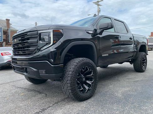 Used 2023 GMC Sierra 1500 Elevation AWD/4WD image 1