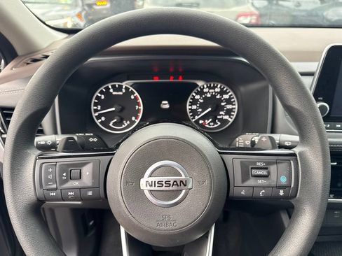Used 2021 Nissan Rogue SV AWD/4WD image 6