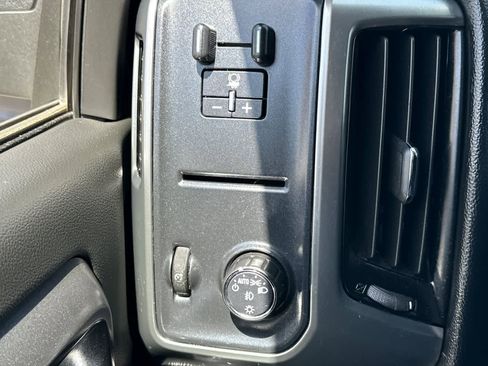 Used 2018 Chevrolet Silverado 1500 LT w/ All Star Edition RWD image 30