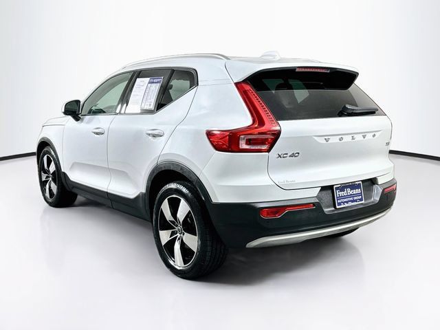 Used 2021 Volvo XC40 T5 Momentum w/ Protection Package Premier AWD/4WD image 6