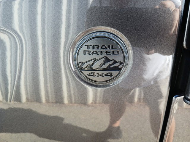 Used 2025 Jeep Gladiator Sport AWD/4WD image 11