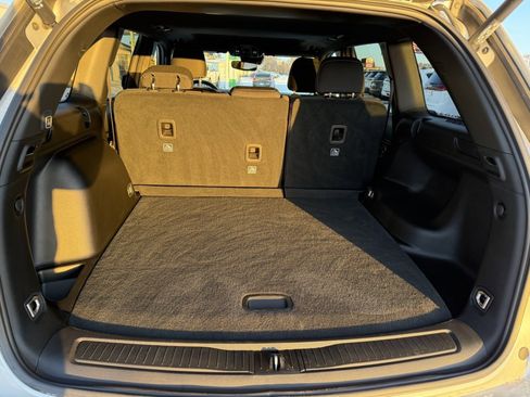 Used 2024 Jeep Grand Cherokee Laredo X w/ Luxury Tech Group I image 14