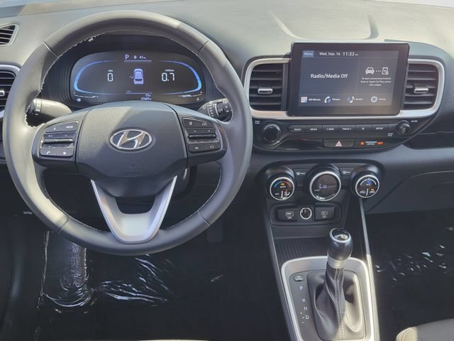 Certified 2024 Hyundai Venue SEL FWD image 6