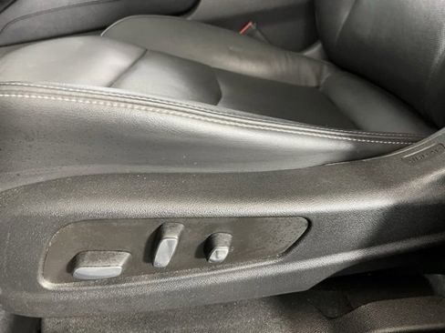 Used 2024 Cadillac XT6 Premium Luxury image 36