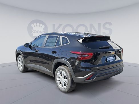 New 2026 Chevrolet Trax LS image 4