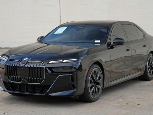 Used 2024 BMW 740i w/ Premium Package 2 RWD image 62