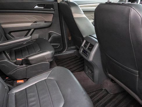 Used 2021 Volkswagen Atlas SEL Premium image 19