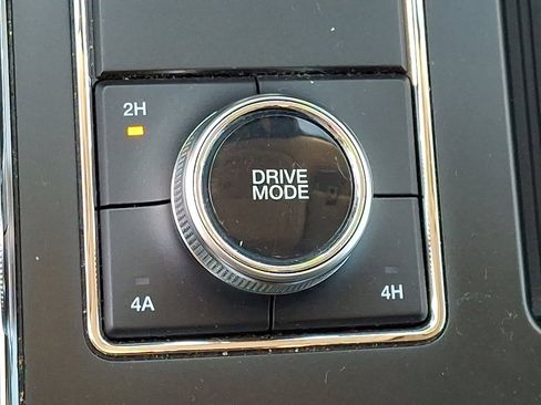 Used 2024 Ford Expedition Max XLT image 28