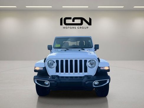 Used 2023 Jeep Gladiator Overland image 2