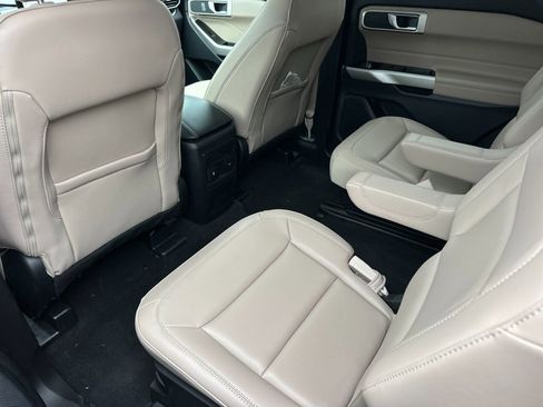 Used 2024 Ford Explorer XLT w/ Equipment Group 202A image 13