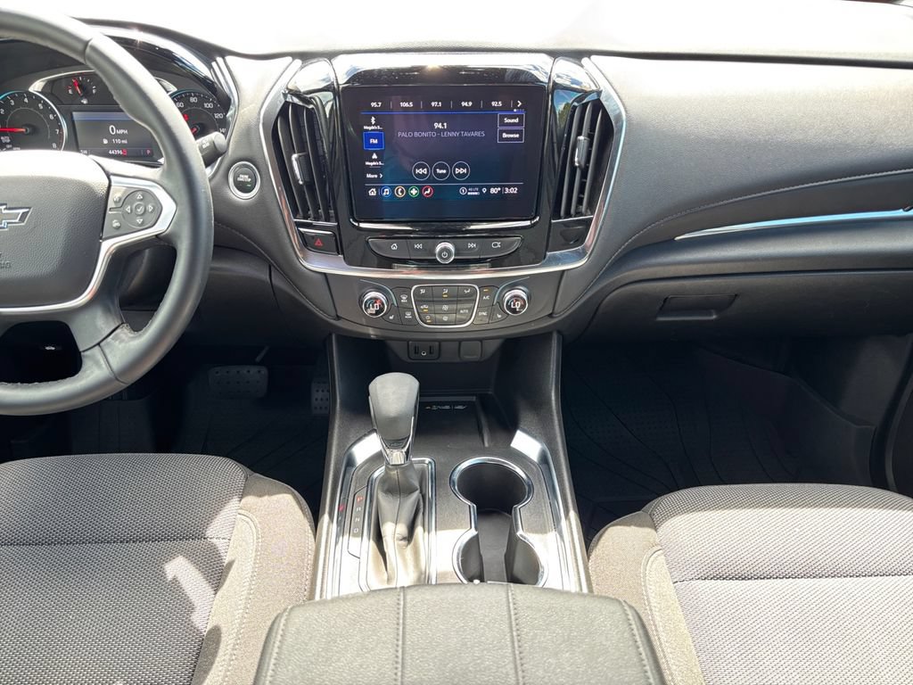 Used 2023 Chevrolet Traverse LT FWD image 16